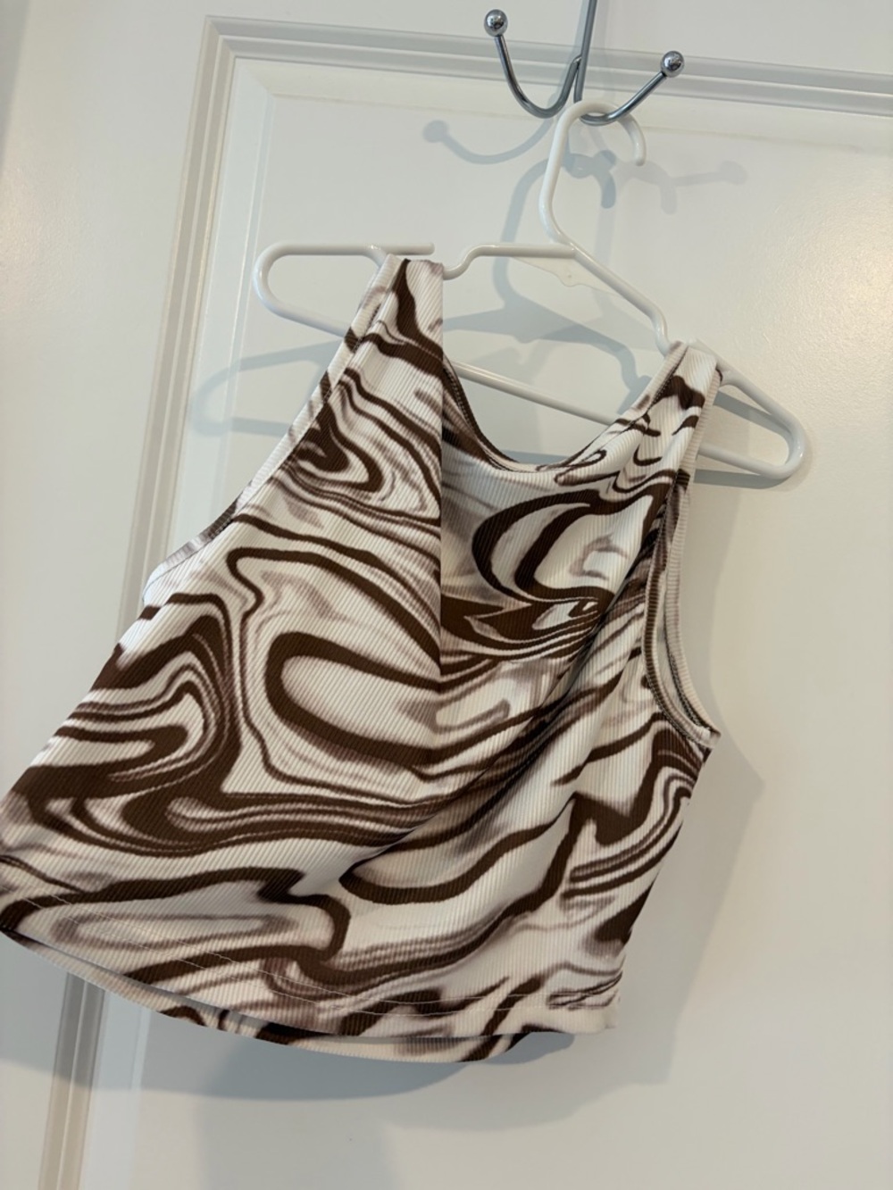 SHEIN Brown Marble Print Crop Tank Size M – Y2K Aesthetic - Picture 3 of 3